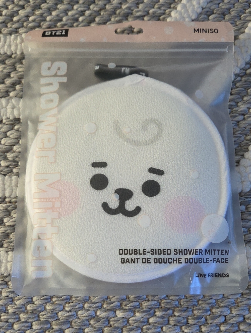 BT21 White_RJ Double-Sided Shower Mitten - RJ Design